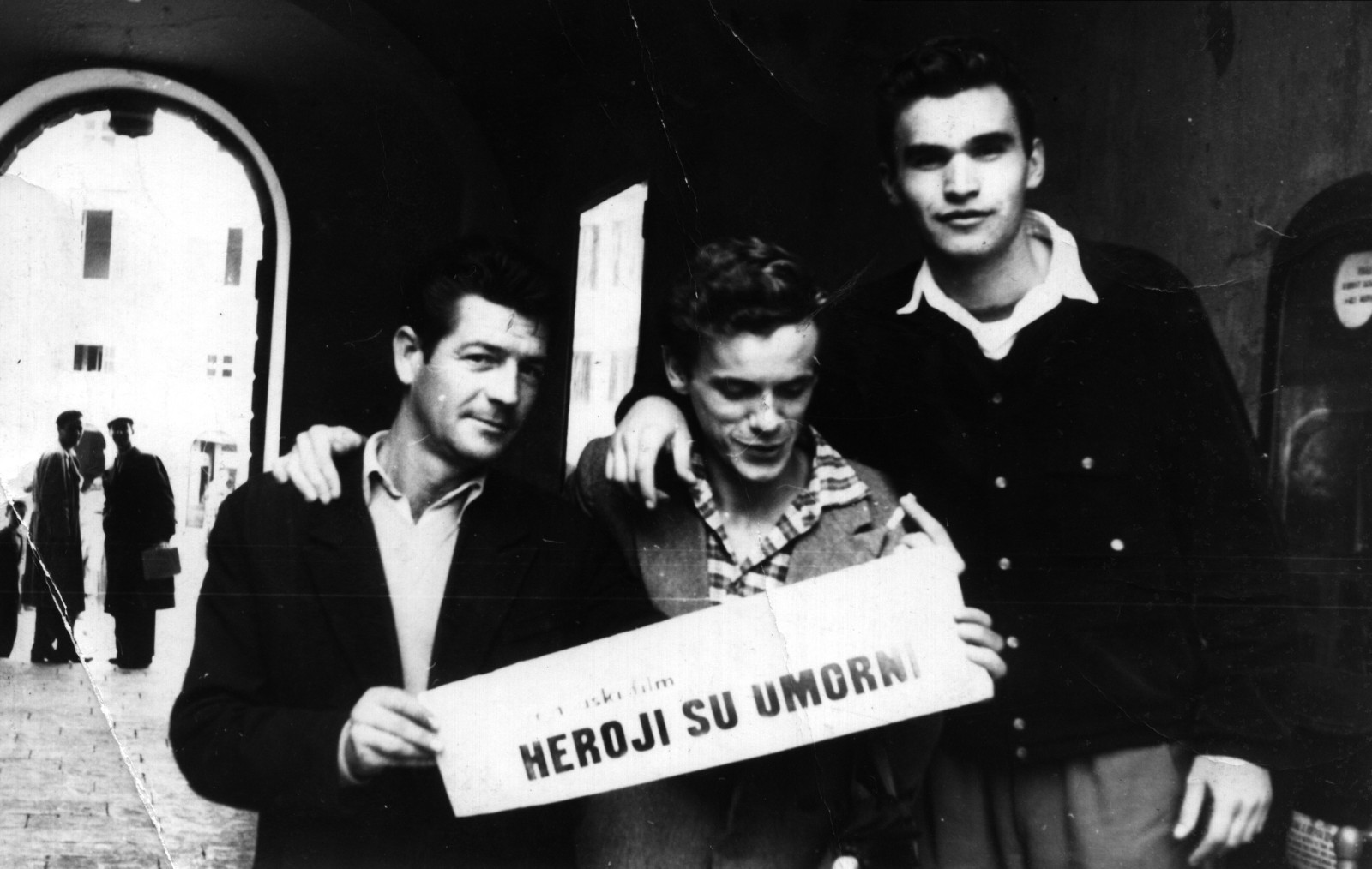 Heroji su umorni 1.jpg